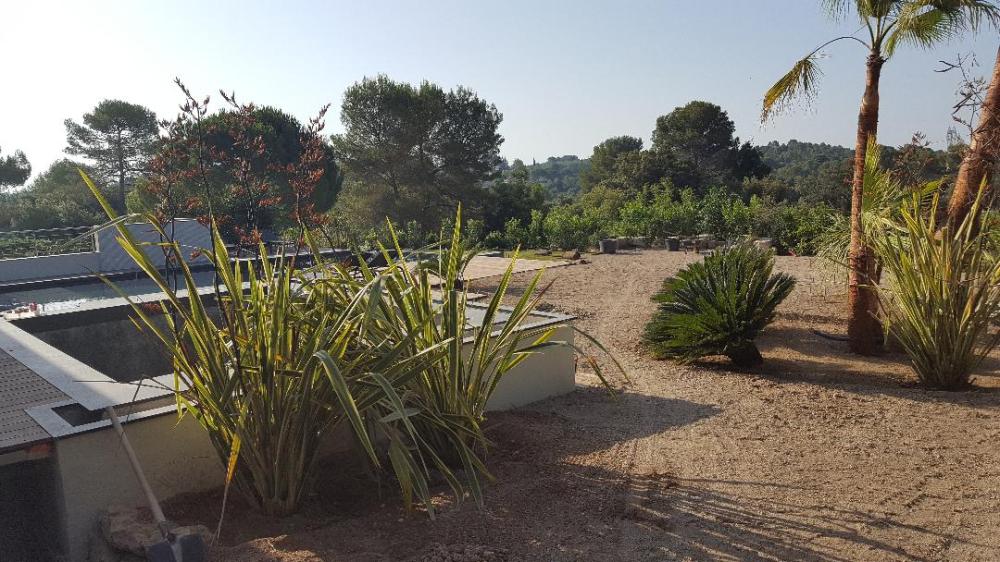 Création de jardins dans le secteur de Valbonne